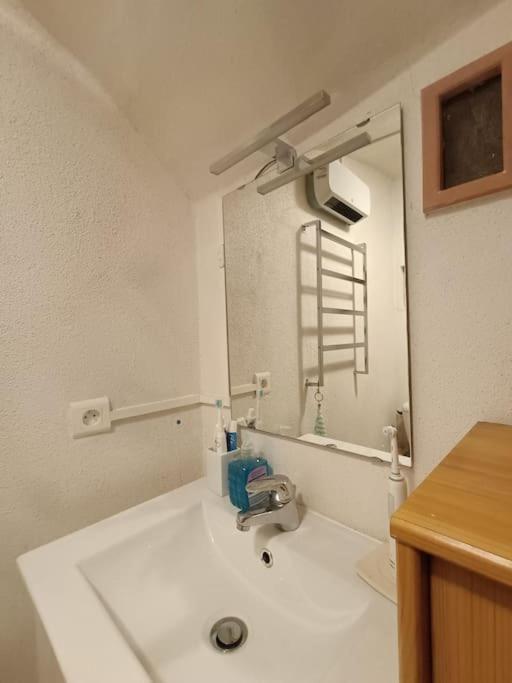 Chambre Atypique : La Grotte Bez-et-Esparon Luaran gambar