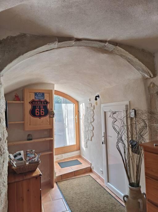 Chambre Atypique : La Grotte Bez-et-Esparon Luaran gambar